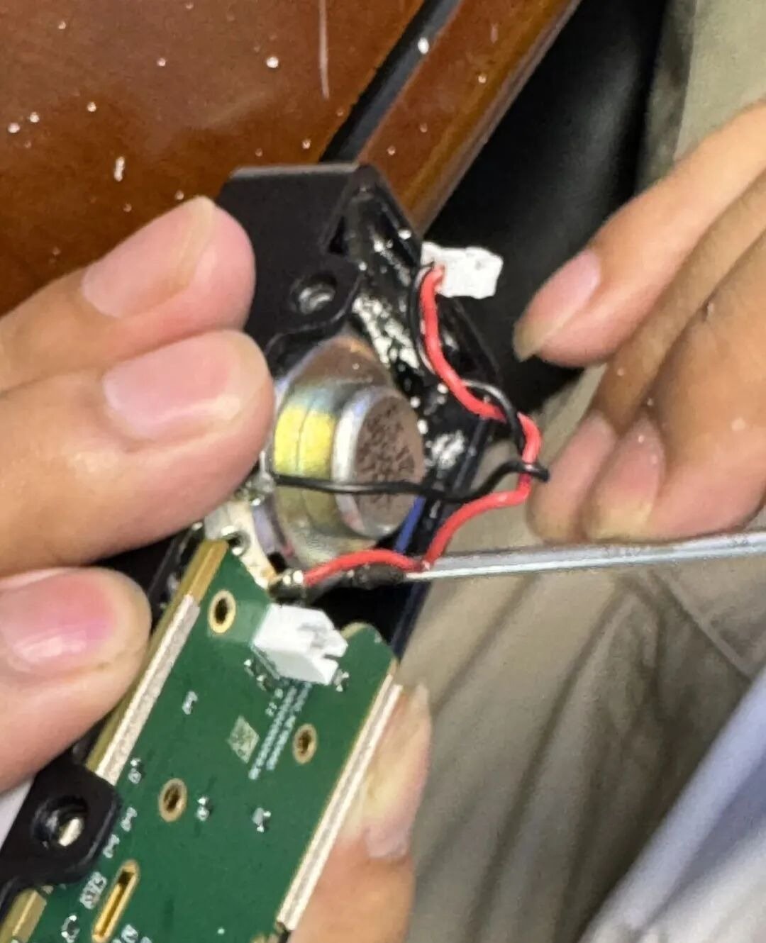 Replacing the speaker